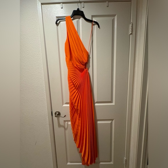 Alc Ltd 'Delfina' Orange Sleeveless One Shoulder Pleated Dress - Picture 6 of 6